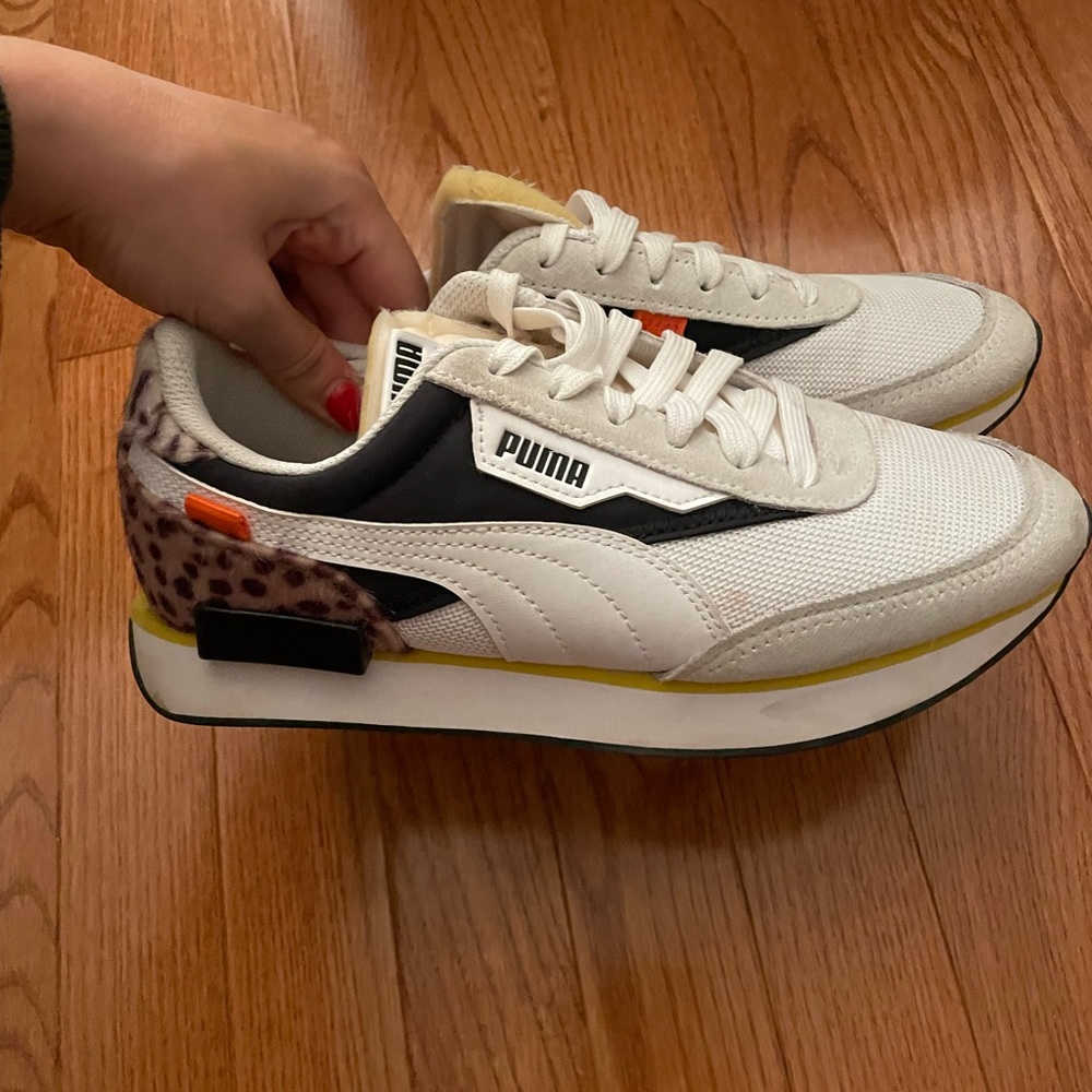 Puma Sneakers